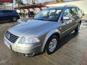 Otkup automobila – Srebrni Volkswagen Passat karavan